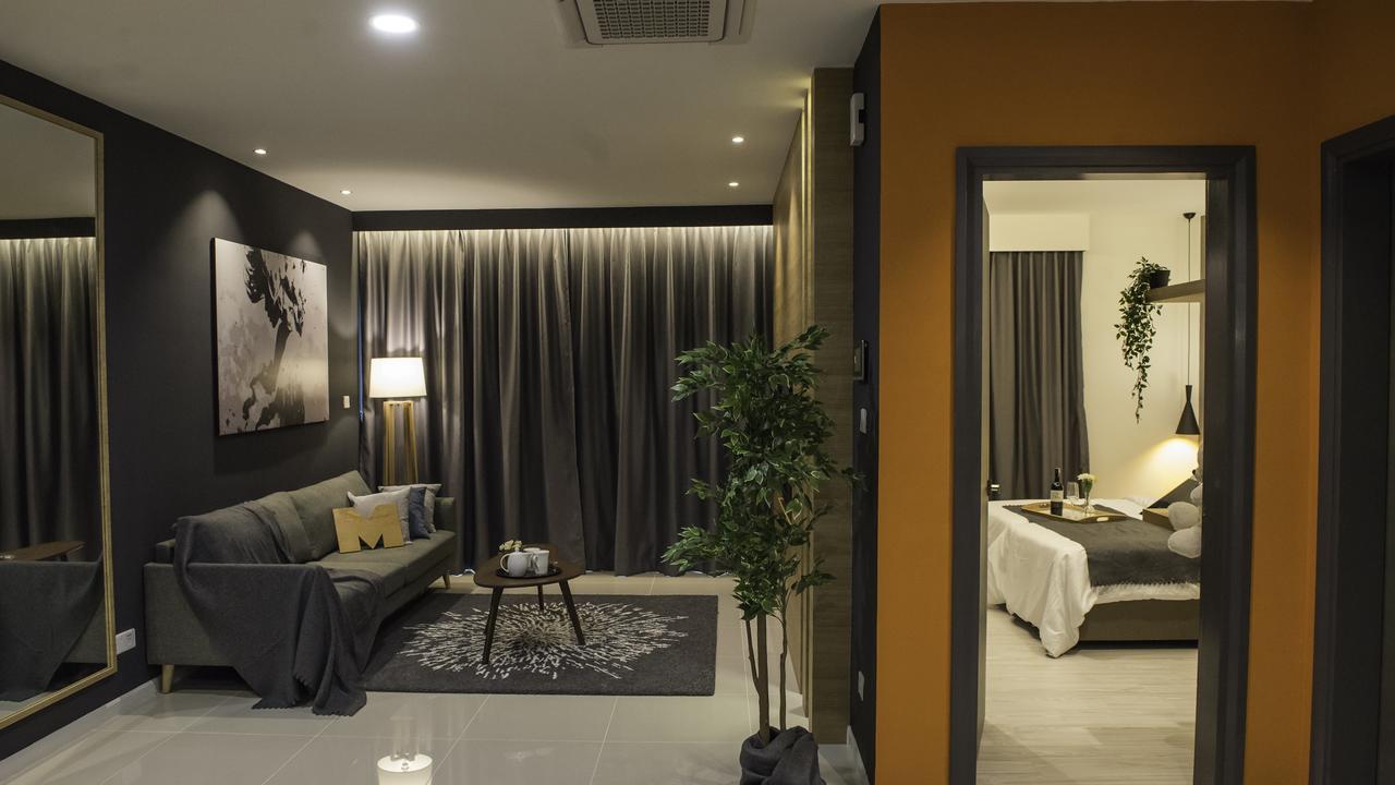 Suasana Private Suites By Subhome Τζόχορ Μπάχρου Εξωτερικό φωτογραφία